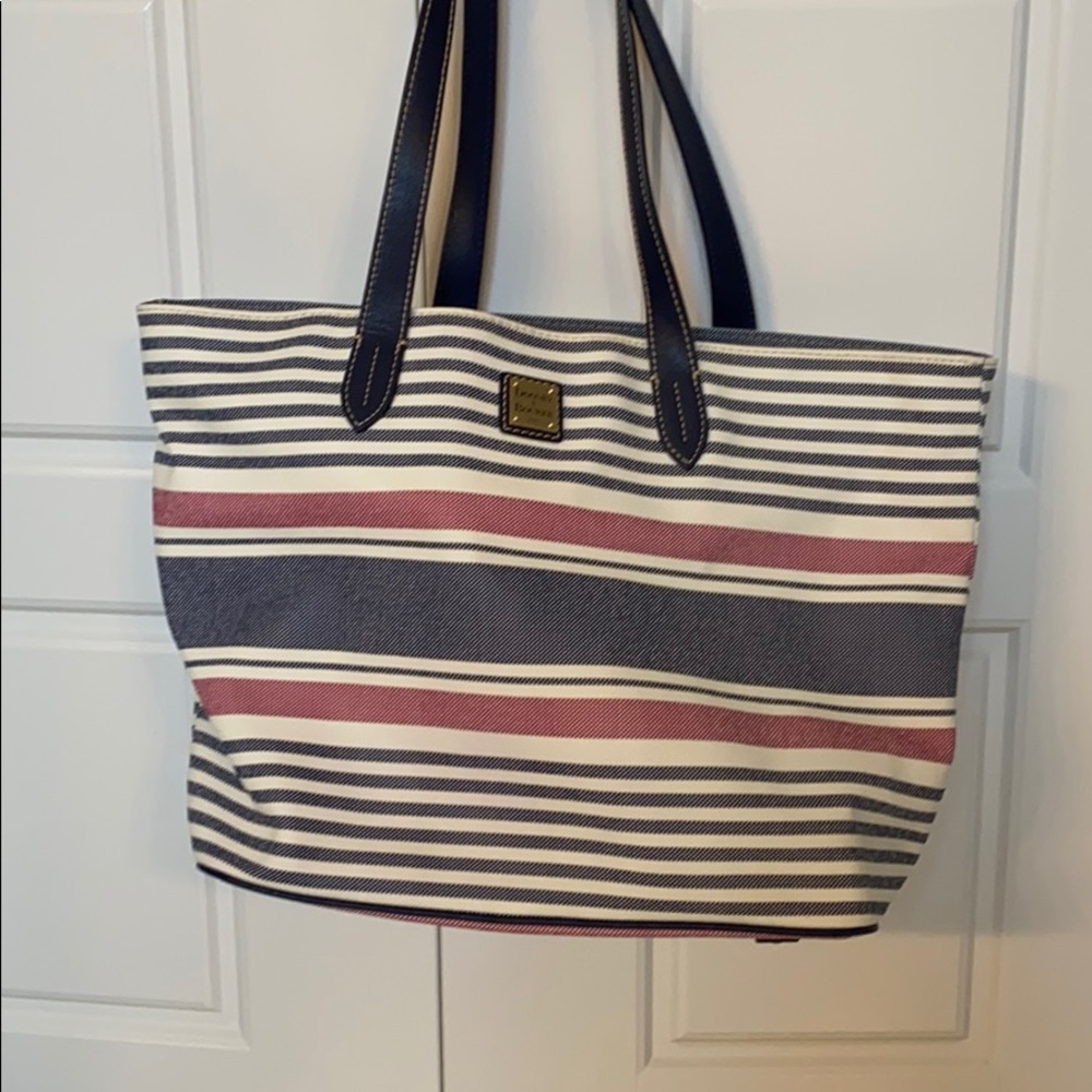 Dooney and Bourke Westerly large Zip Shopper Tote